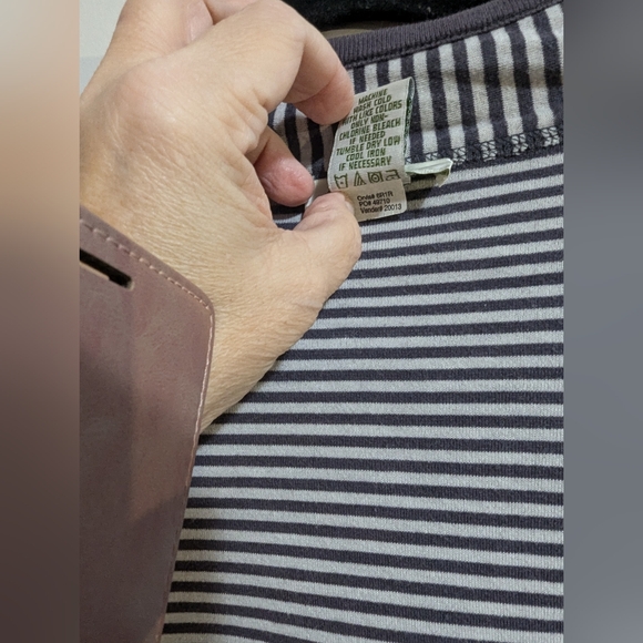 - Orvis reversible cardigan with snap closure. Solid and stripes when re… - Picture 10 of 10